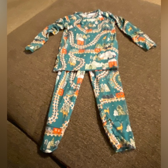 Posh Peanut Wyatt 🚂 🎄 pajamas 18/24 months - Picture 3 of 9